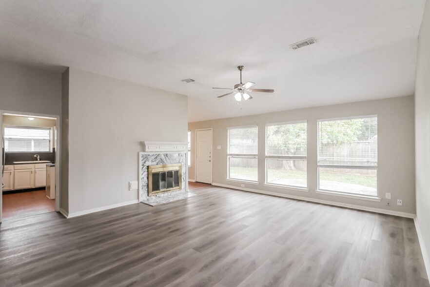 Building Photo - 3217 Lee Cir