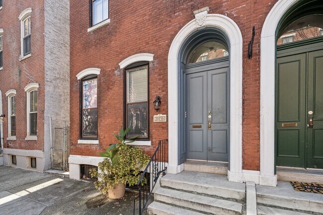 Building Photo - 2036 Wallace St