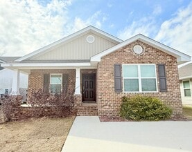 Building Photo - 3-Bedroom Home - Commanders Cove