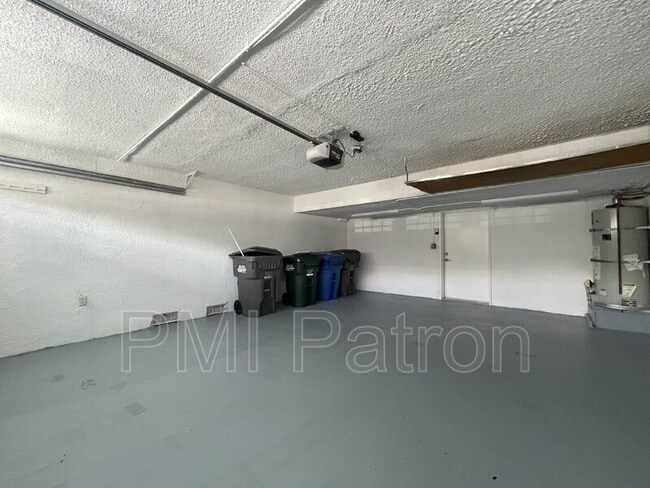 Building Photo - 1719 Van Horne Ln