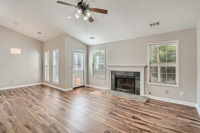 Building Photo - 4003 River Rock Way