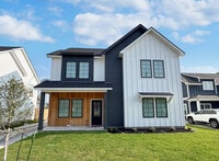 Building Photo - 112 Richards St