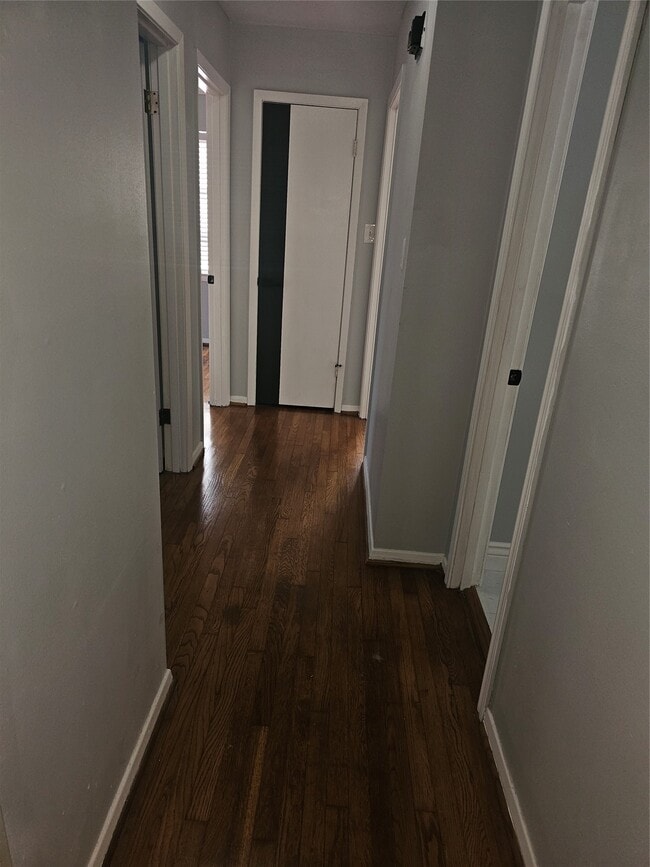 Building Photo - 10510 Sierra Dr