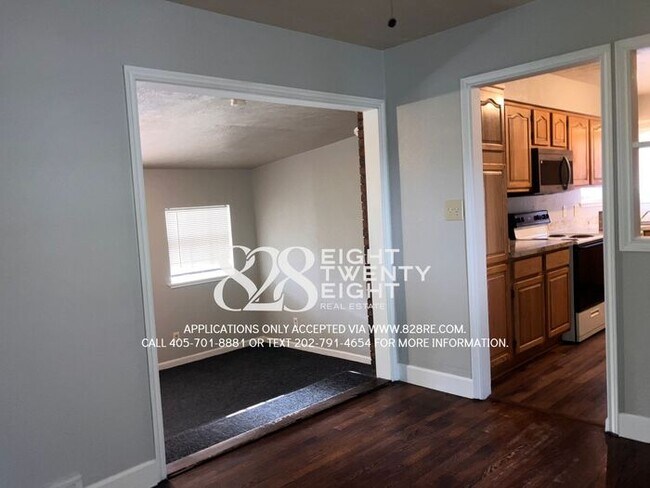 Building Photo - *AVAILABLE NOW* SPACIOUS 3 BED/1.5 BATH SINGLE FAMILY HOME IN MWC!