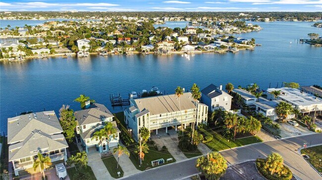 Building Photo - 2505 Bay Blvd