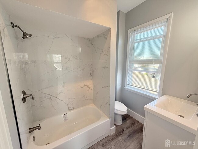 Building Photo - 146 Hayward Ave