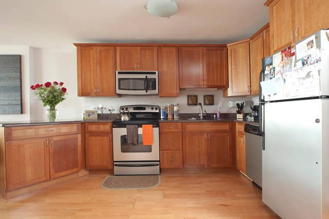 Building Photo - 1660 N La Salle Dr