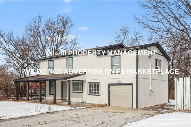 Building Photo - 2900 E Red Bridge Rd