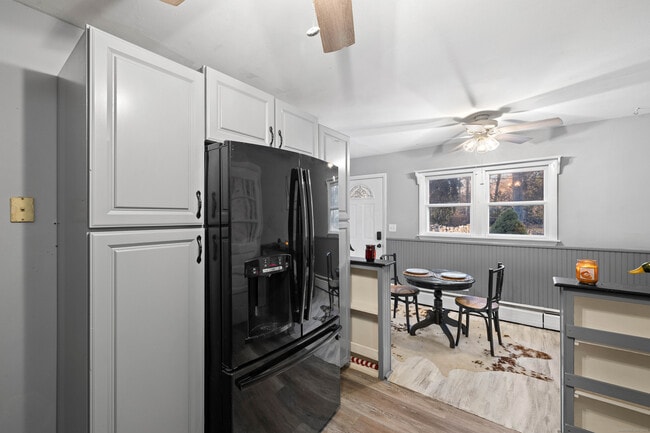 Building Photo - 15 Egypt Ln