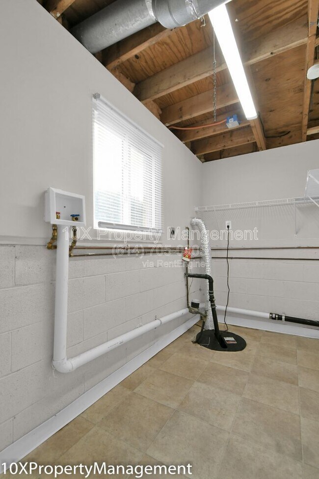 Building Photo - 3450 Halpern St