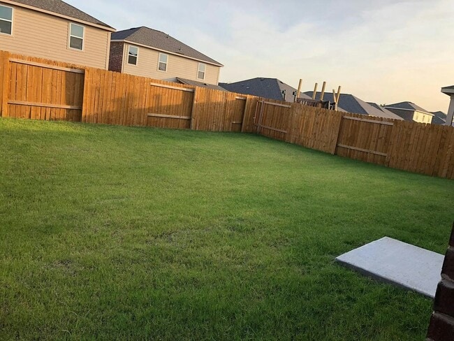 Building Photo - 1613 White Mountain Wy