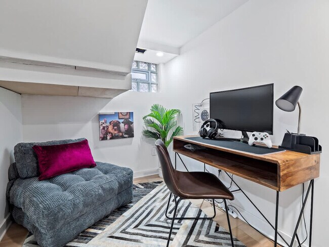 Building Photo - 25 N Rose Blvd