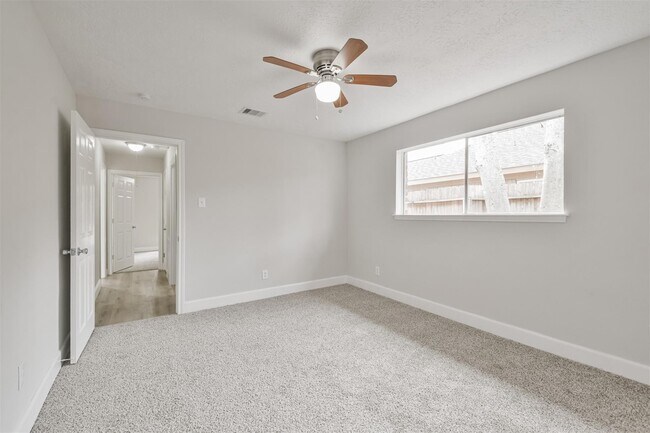 Building Photo - 12523 Drifting Winds Dr