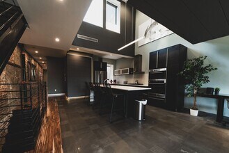 Building Photo - 331 South St