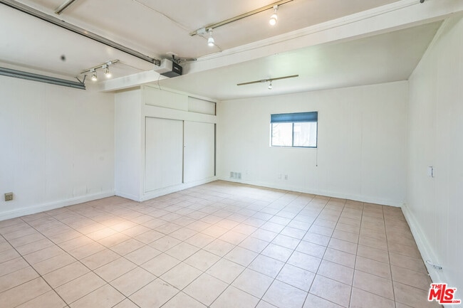 Building Photo - 12753 Appleton Way