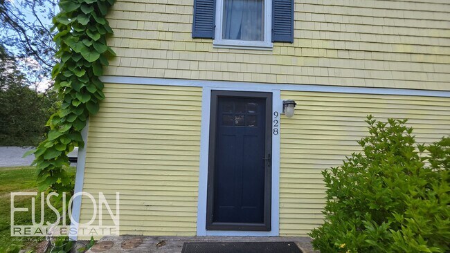 Building Photo - 928 Mt Philo Rd