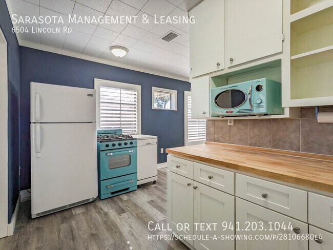 Building Photo - 6504 Lincoln Rd