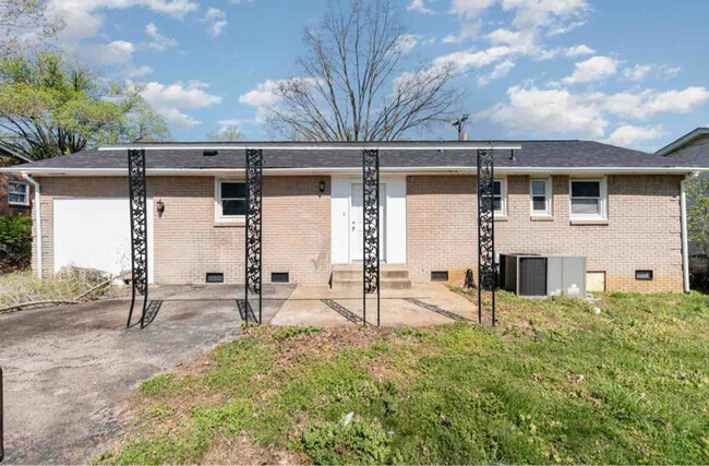 Building Photo - 707 Ringgold Dr