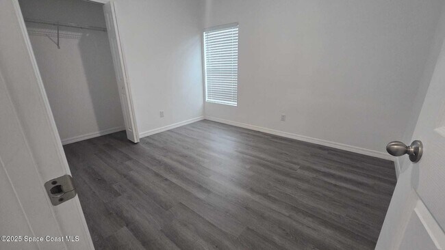 Building Photo - 457 Wiltshire Ave SW