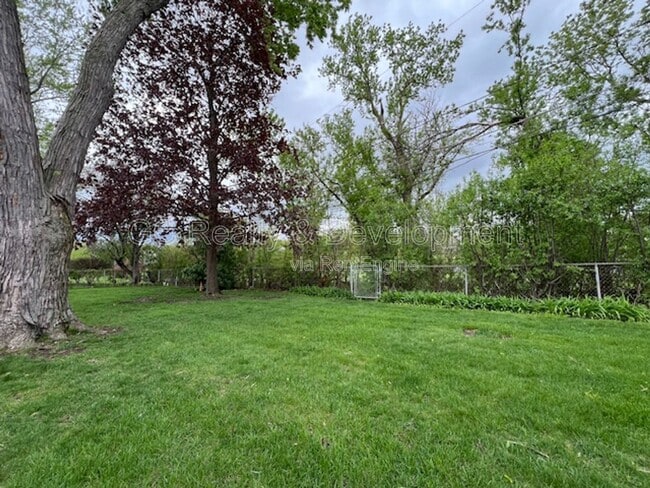 Building Photo - 1540 Edgefield Ln