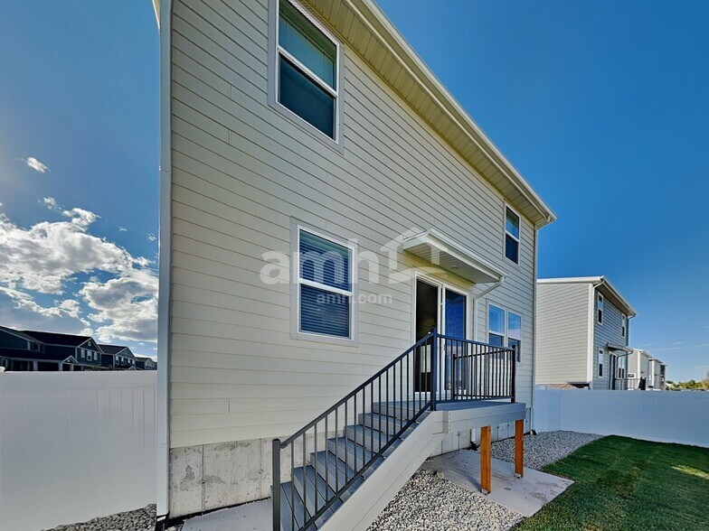 Building Photo - 8977 Royal Ln