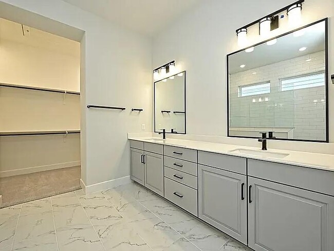 Building Photo - 5806 Rangeland Rd