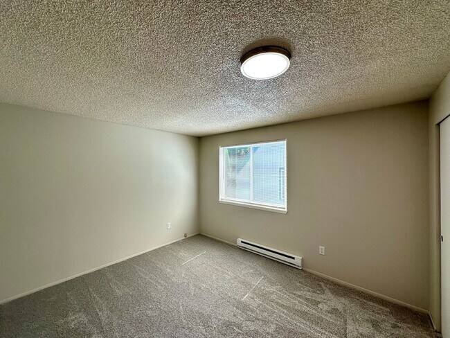 Building Photo - 1702 S 34th St