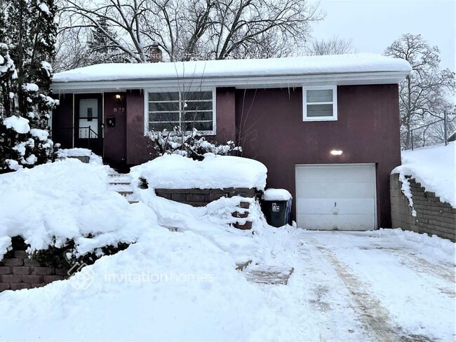 Building Photo - 875 Iroquois Ave