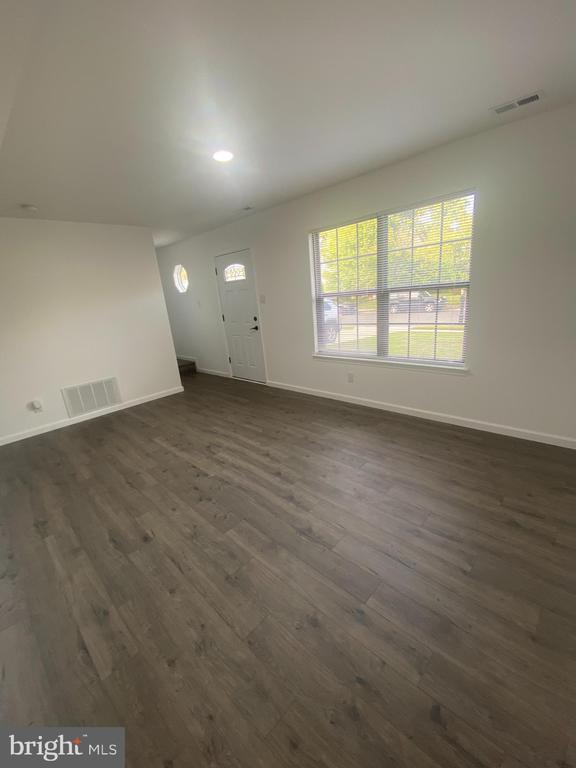 Building Photo - 532 Cormorant Dr