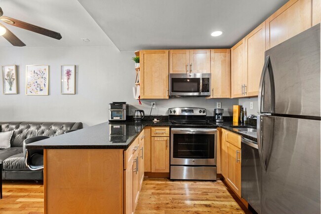 Building Photo - 354 1st St