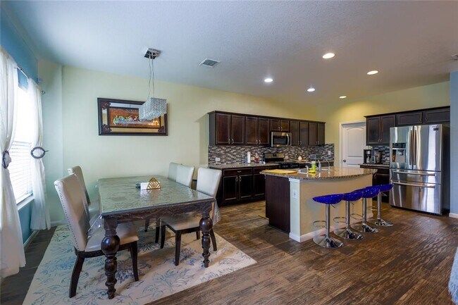 Building Photo - 14919 Hartsmith Dr