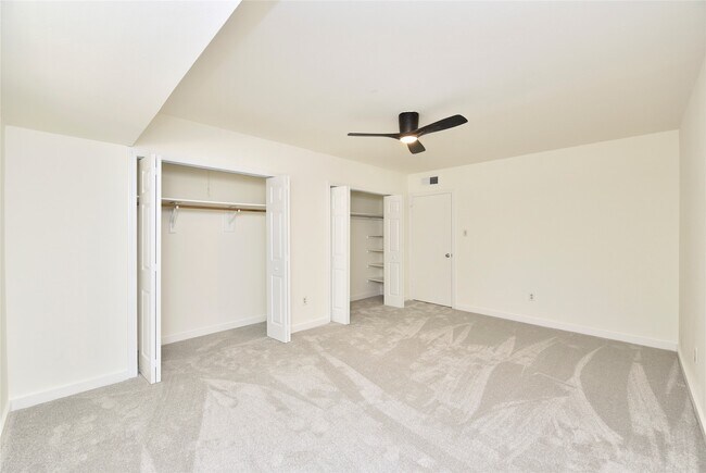 Building Photo - 2600 Bellefontaine