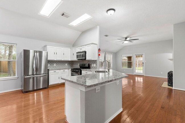 Building Photo - 24406 Glenthorpe Ct