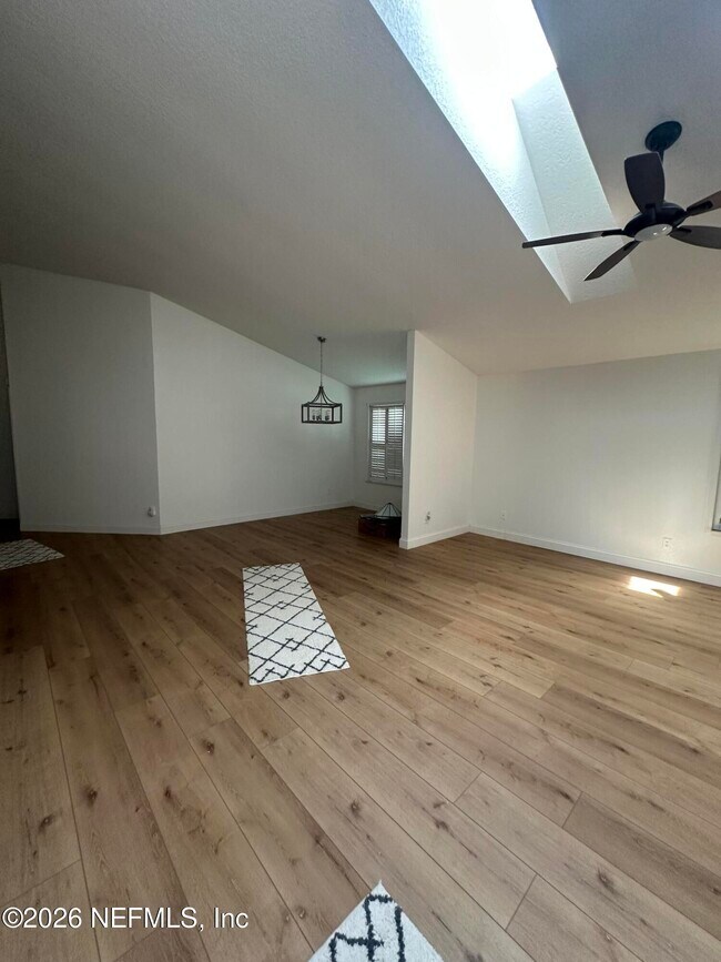 Building Photo - 511 Pheasant Run