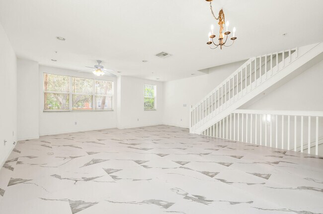Building Photo - 750 Millbrae Ct