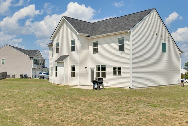 Building Photo - AVAILABLE ON 06/28/2026