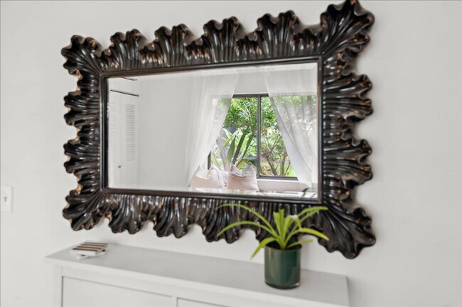 Building Photo - 171 Salmon Dr NE