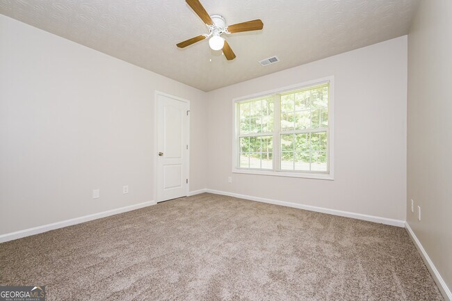 Building Photo - 55 Manderly Way