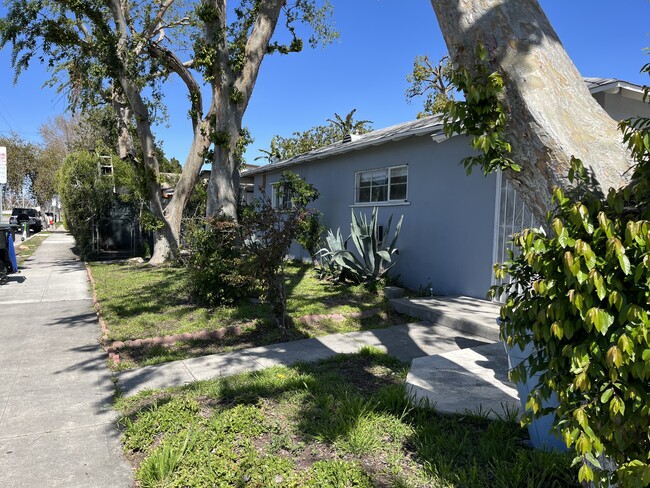 Front yard - 1400 N Whitnall Hwy