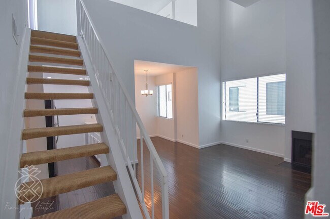 Building Photo - 1727 Glendon Ave