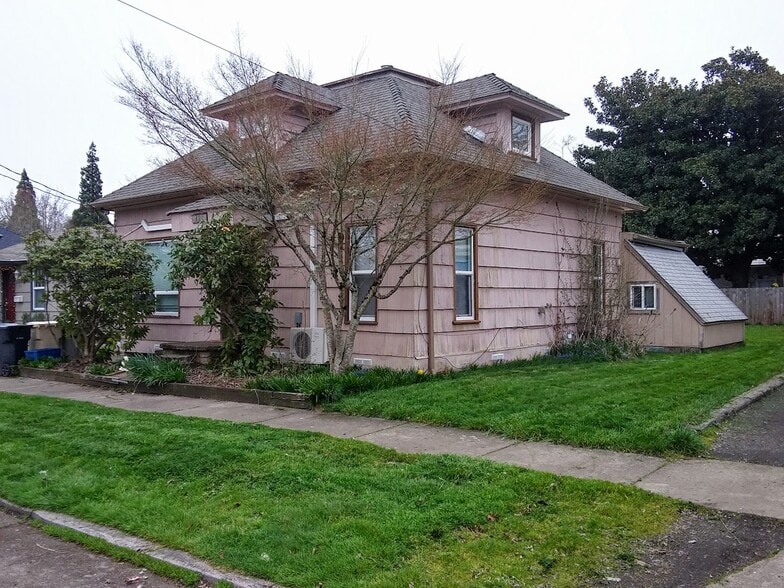 Building Photo - 429 NW 17th St