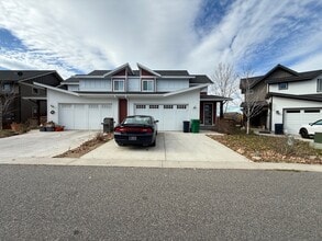 Building Photo - 5475 Vermeer Ln