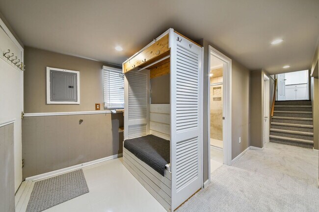 Building Photo - 36 Robin Hill Dr