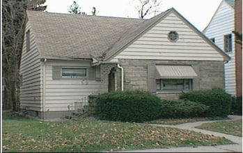 Building Photo - 834 Huey St