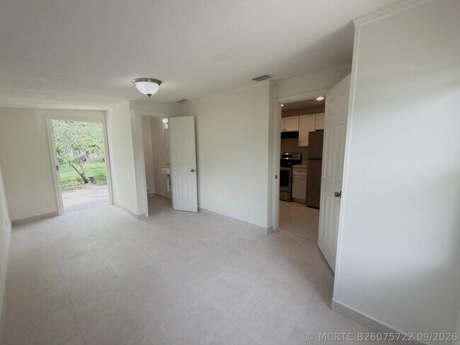 Building Photo - 815 Bayberry Dr