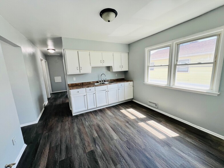 Building Photo - 5856 N 63rd St