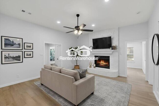 Building Photo - Completely Refreshed NRH Home Move IN Ready.