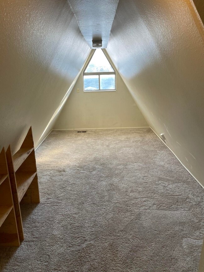 Building Photo - 1415 280 E