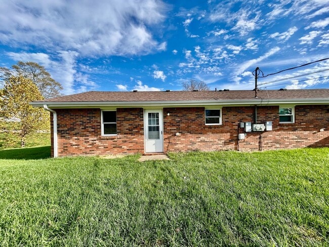 Building Photo - Quiet Duplex In Mt. Sterling!