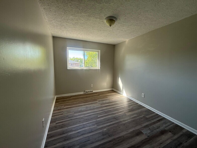 Building Photo - 797 Babbitt Rd